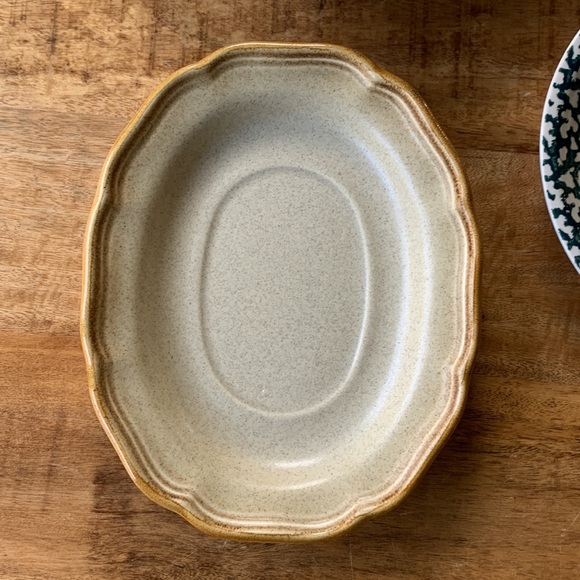 Set of Four Vintage Plates - Picture 5 of 15